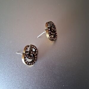 FASHION! Gorgeous Stud Earrings